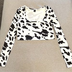 SHEIN Scoop Neck Long Sleeve Cow Print Crop Top